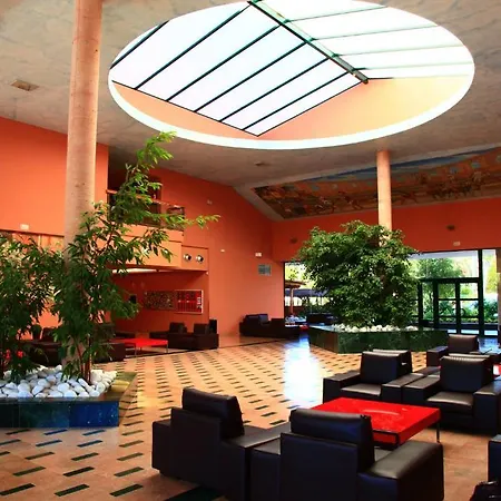 Ohtels Romana Ξενοδοχείο 4*